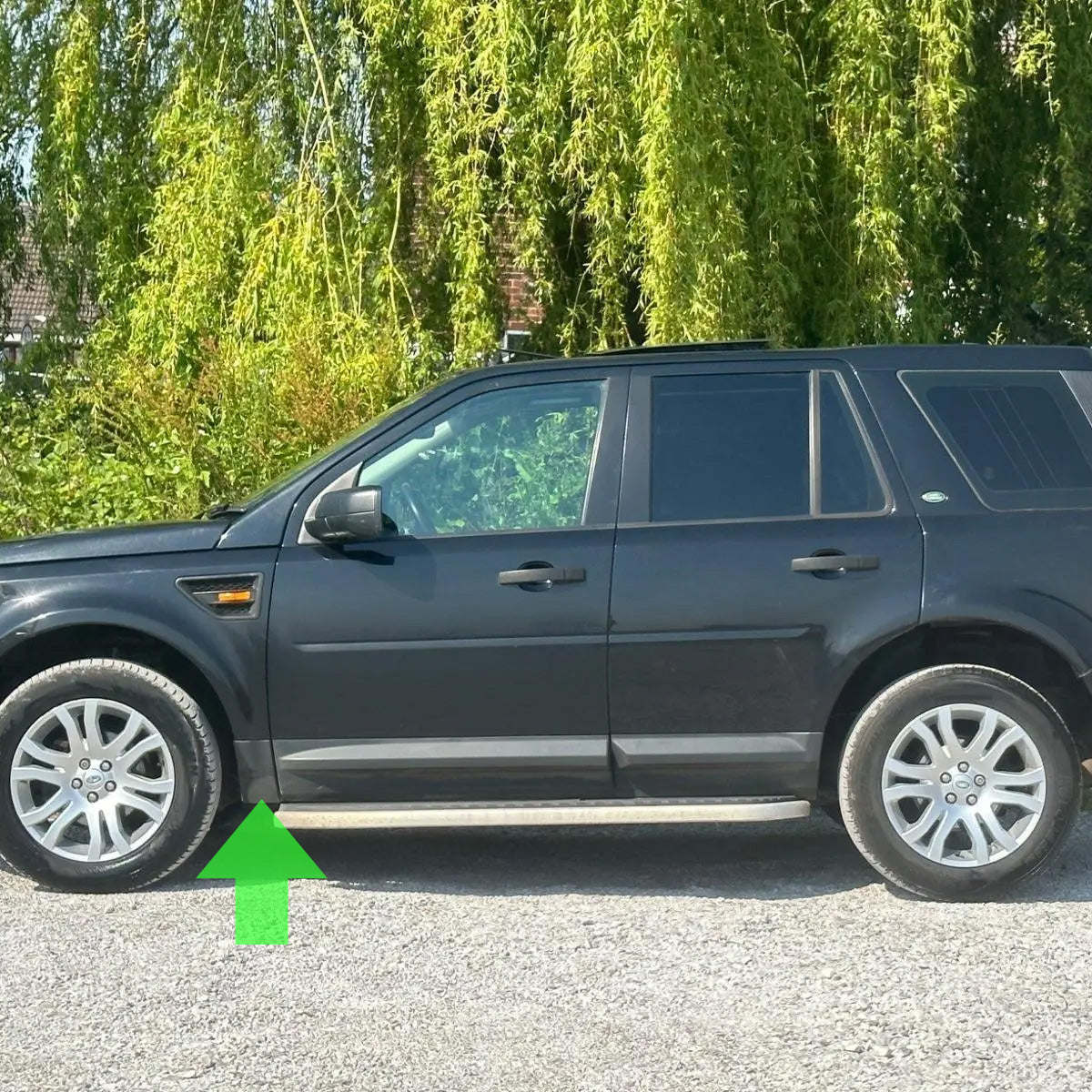 Lower Door Moulding in Textured Plastic - Front Left Small Section - for Land Rover Freelander 2