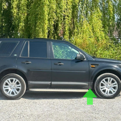 Lower Door Moulding in Textured Plastic - Front Right Small Section - for Land Rover Freelander 2