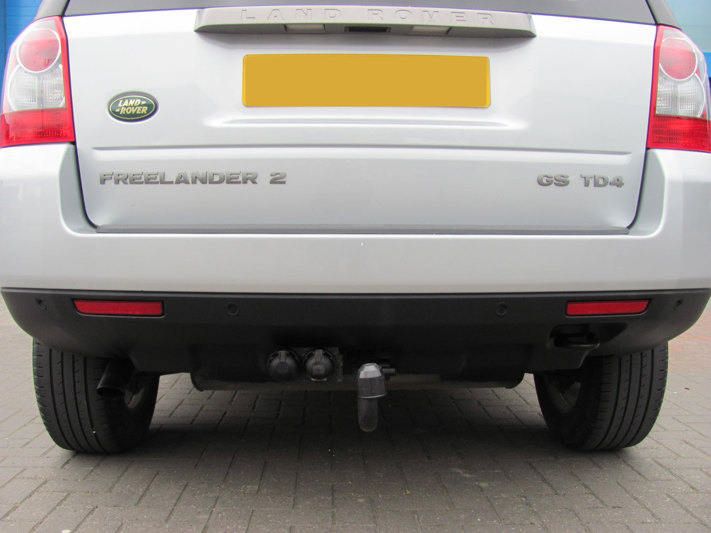 Rear Bumper Reflector for Land Rover Freelander 2 - Genuine - RIGHT RH