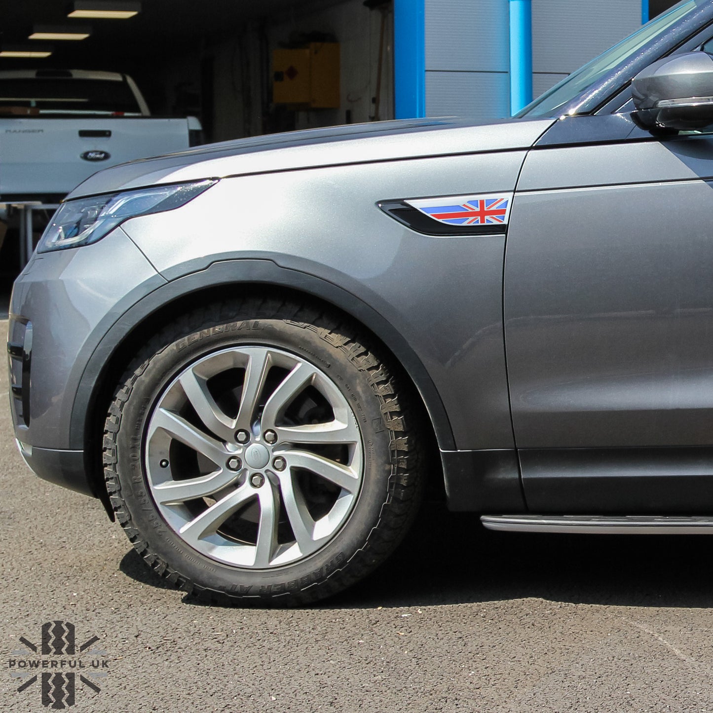 Side Vents - Union Jack Blue & Red - for Land Rover Discovery 5