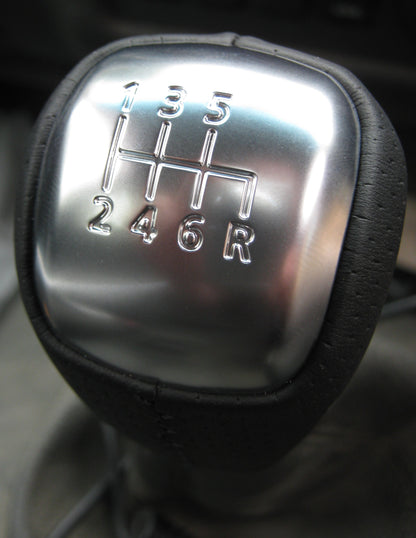 Manual Gear Knob - 6 Speed - Smooth Leather & Alloy for Nissan Navara NP300