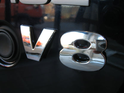 "V8" Lettering - Chrome - for Range Rover L322