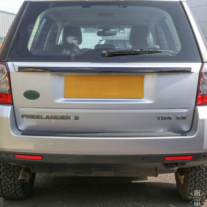 Tailgate Strip Gloss Black - for Land Rover Freelander 2 2010+